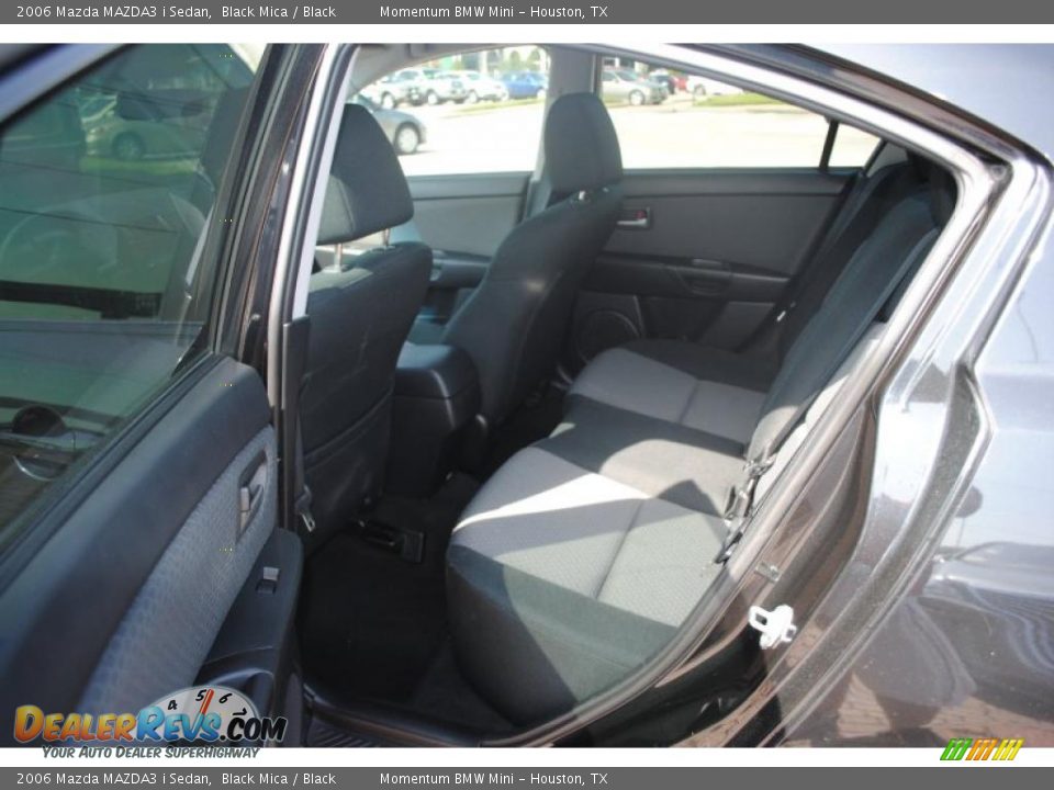 2006 Mazda MAZDA3 i Sedan Black Mica / Black Photo #12