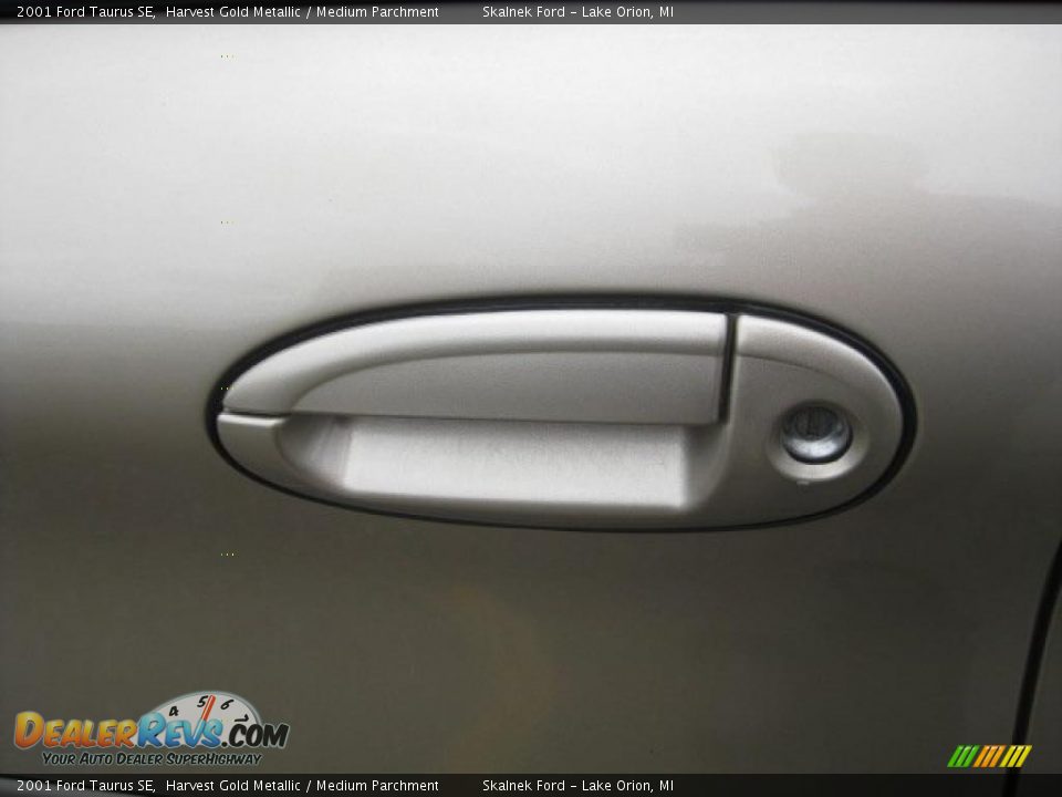 2001 Ford Taurus SE Harvest Gold Metallic / Medium Parchment Photo #14