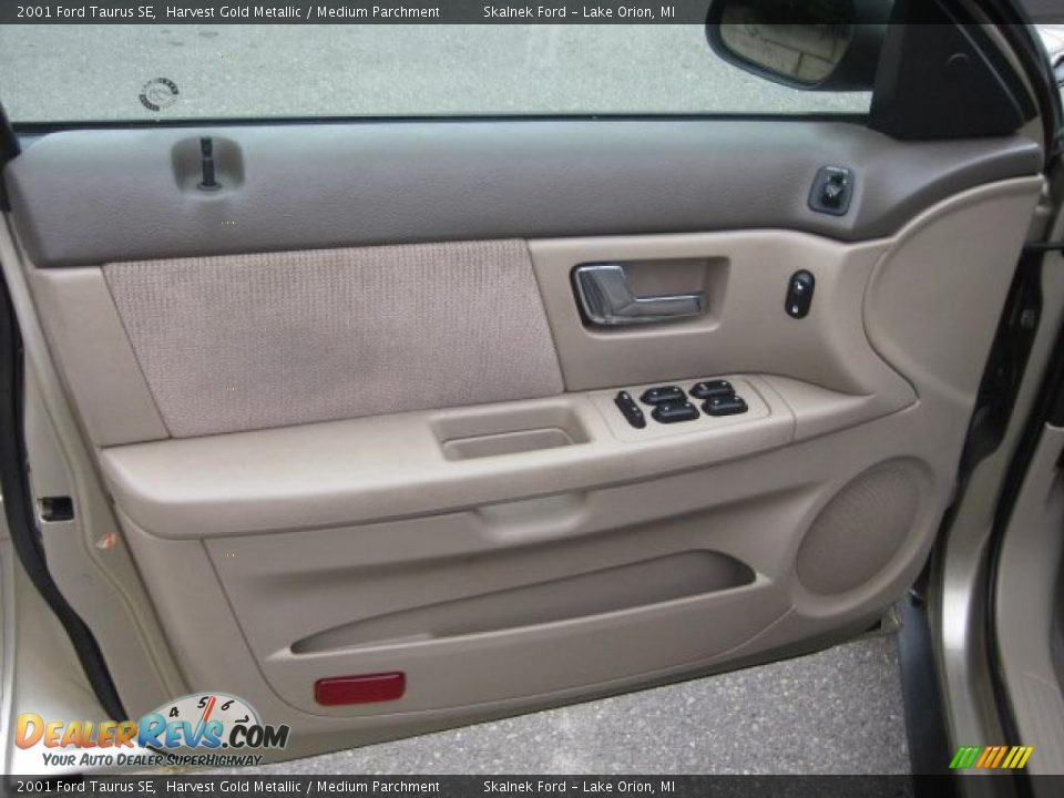 2001 Ford Taurus SE Harvest Gold Metallic / Medium Parchment Photo #17
