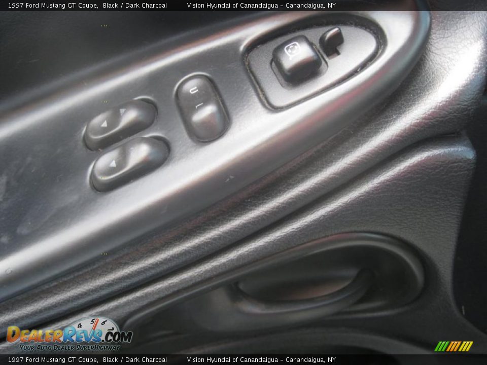 1997 Ford Mustang GT Coupe Black / Dark Charcoal Photo #22
