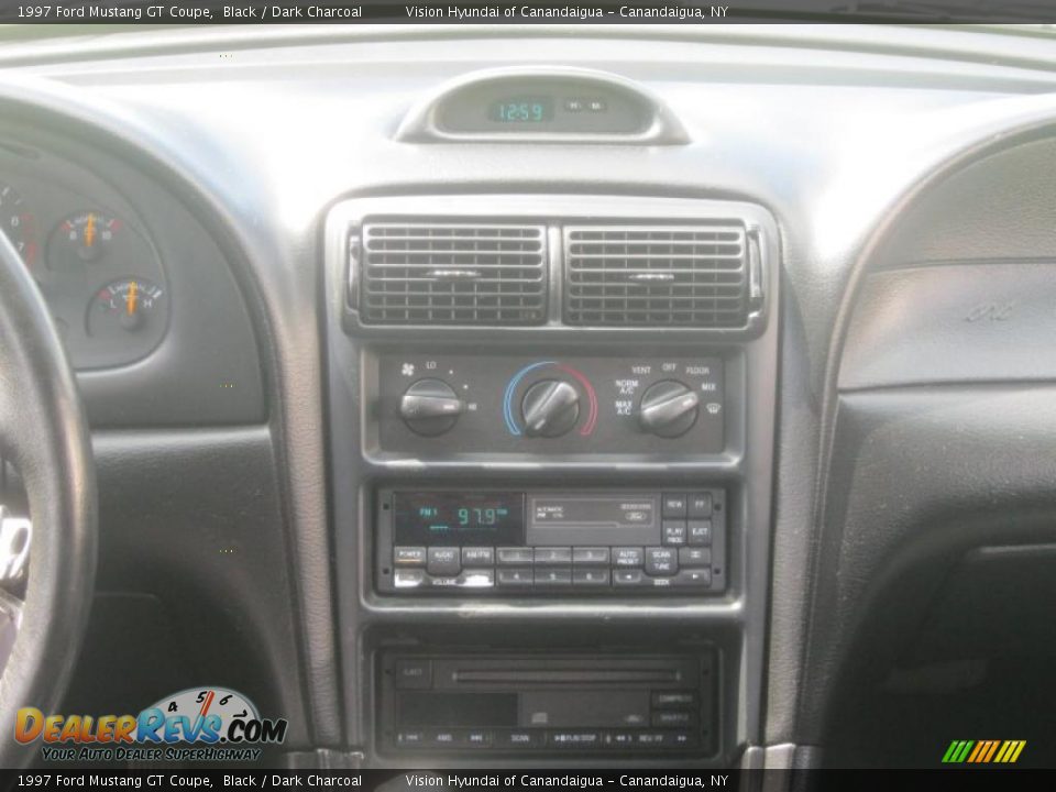 1997 Ford Mustang GT Coupe Black / Dark Charcoal Photo #26
