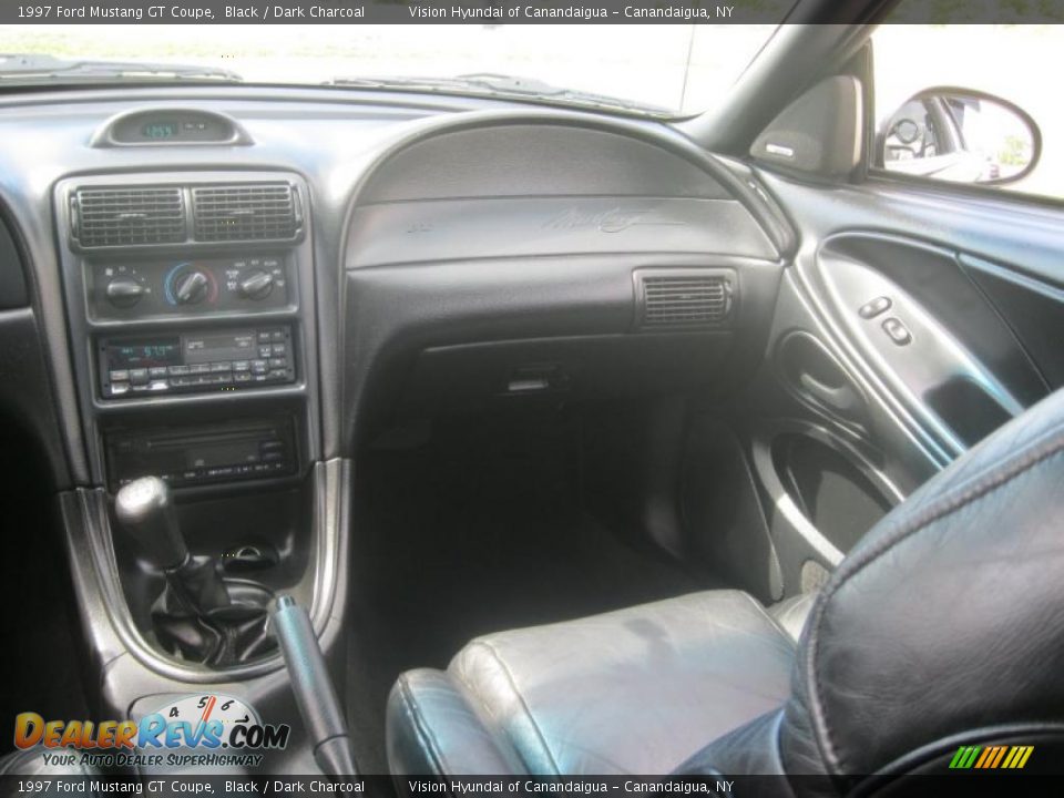 1997 Ford Mustang GT Coupe Black / Dark Charcoal Photo #28