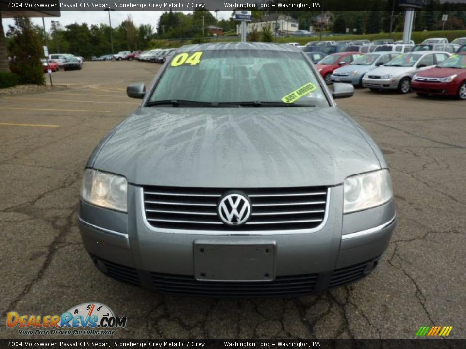 2004 Volkswagen Passat GLS Sedan Stonehenge Grey Metallic / Grey Photo #7
