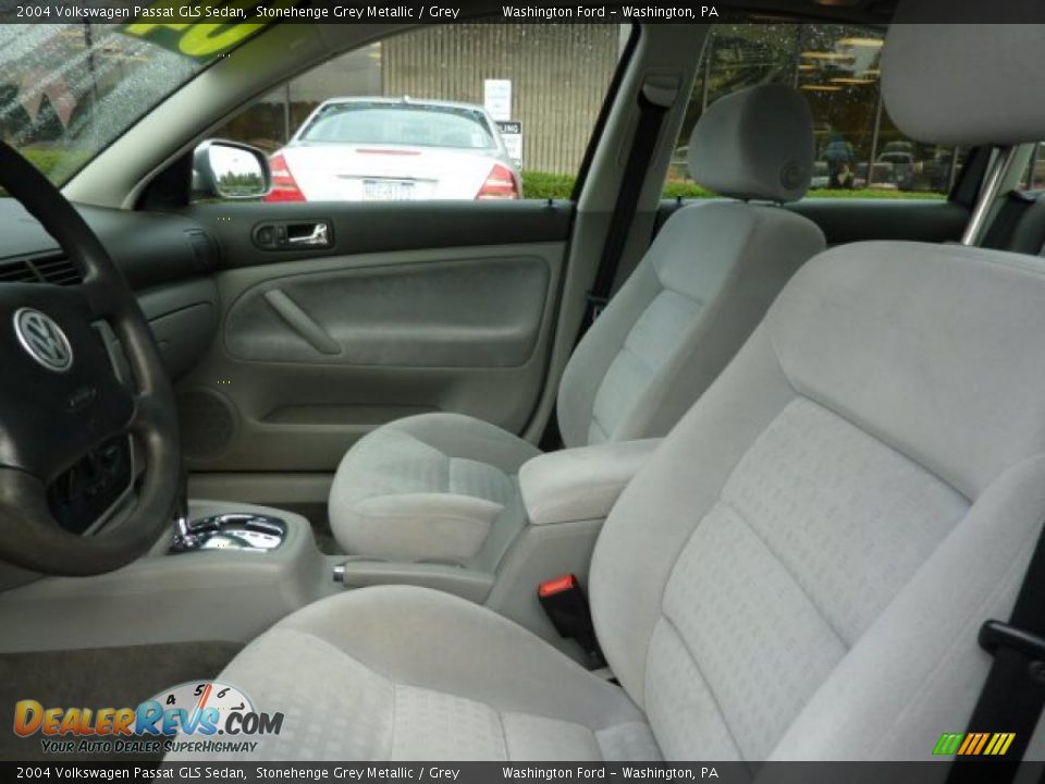 2004 Volkswagen Passat GLS Sedan Stonehenge Grey Metallic / Grey Photo #10