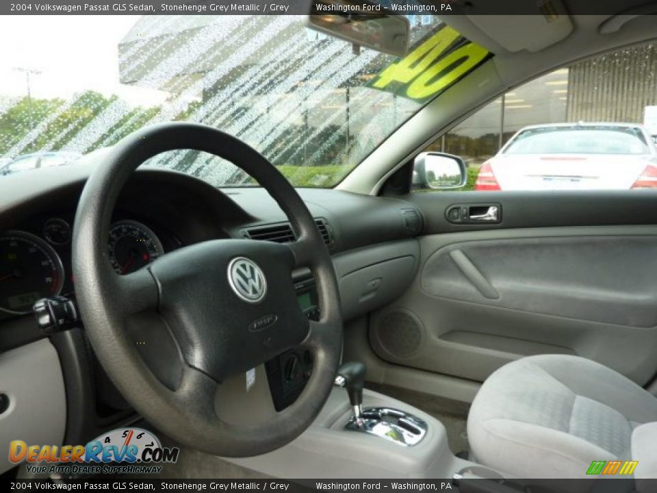 2004 Volkswagen Passat GLS Sedan Stonehenge Grey Metallic / Grey Photo #11