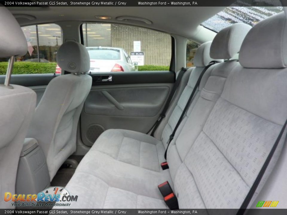 2004 Volkswagen Passat GLS Sedan Stonehenge Grey Metallic / Grey Photo #14