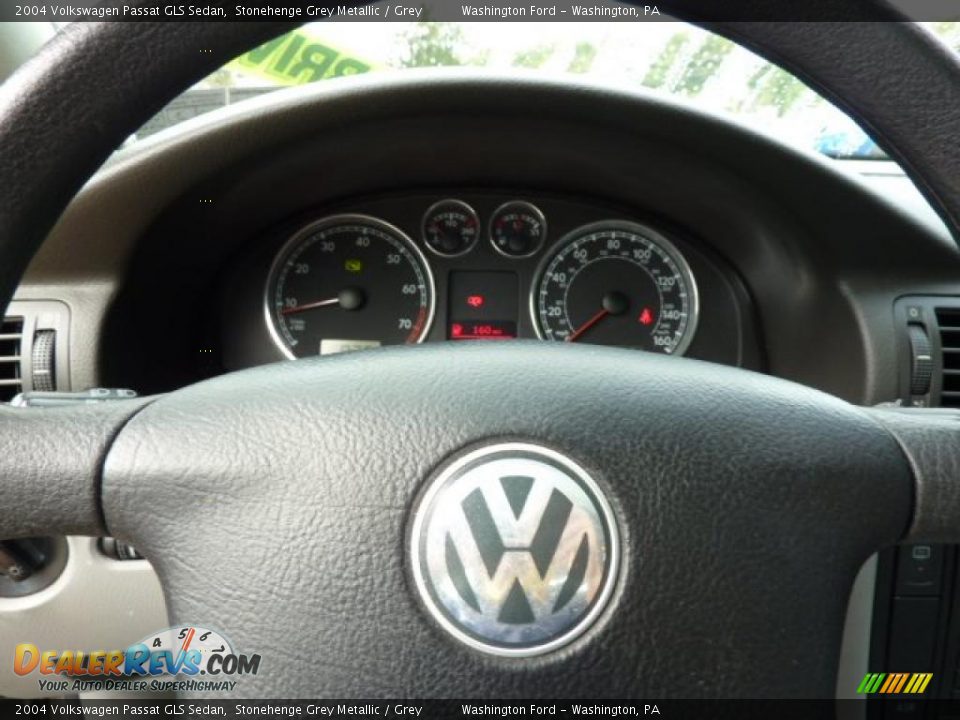 2004 Volkswagen Passat GLS Sedan Stonehenge Grey Metallic / Grey Photo #19