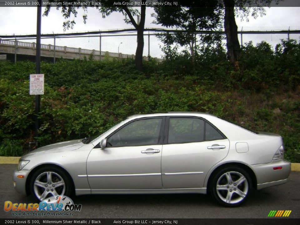 2002 Lexus IS 300 Millennium Silver Metallic / Black Photo #2