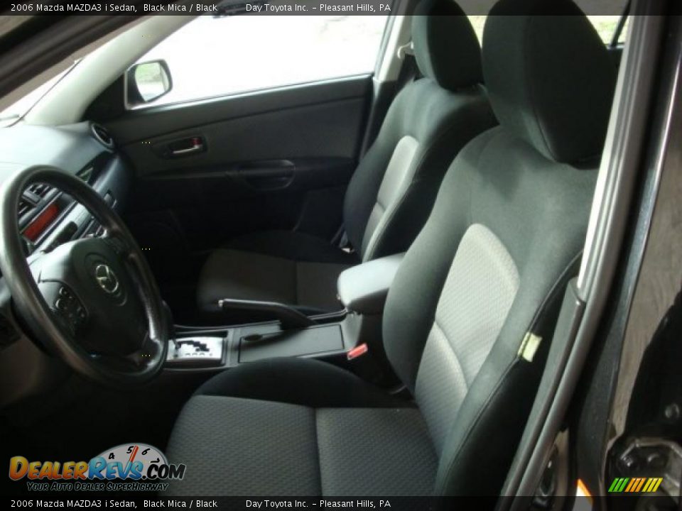 2006 Mazda MAZDA3 i Sedan Black Mica / Black Photo #7