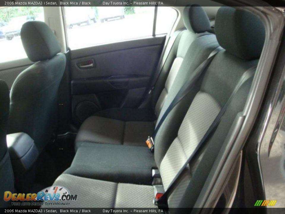 2006 Mazda MAZDA3 i Sedan Black Mica / Black Photo #8