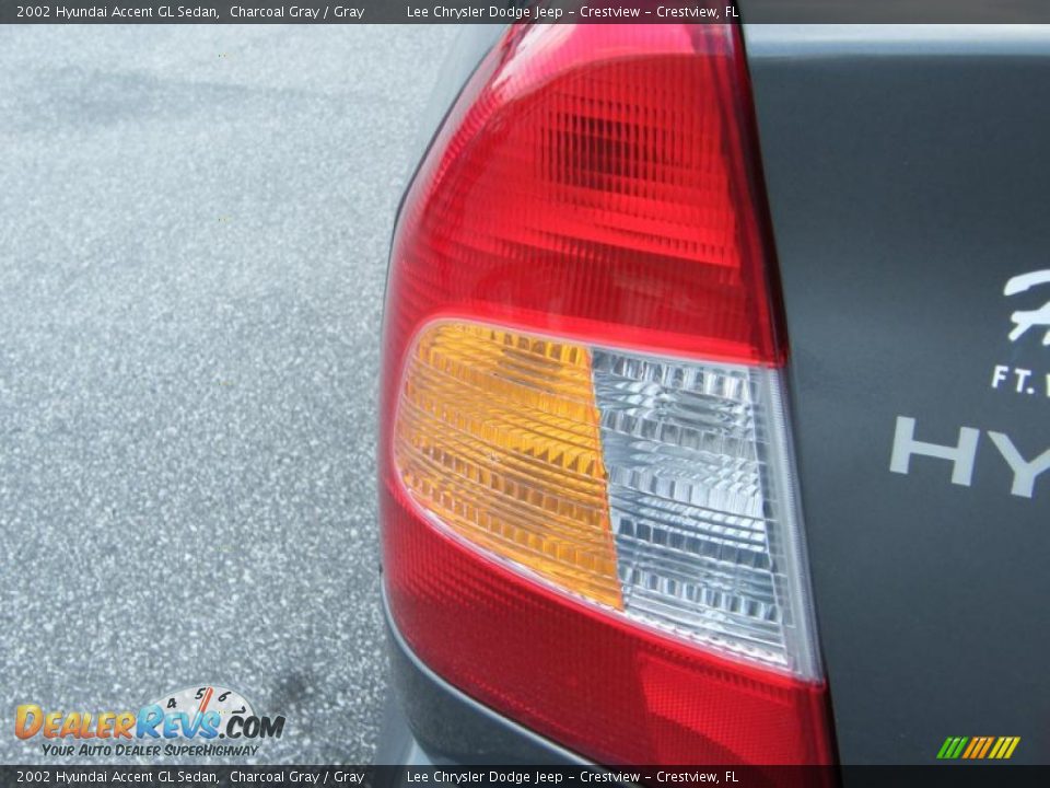 2002 Hyundai Accent GL Sedan Charcoal Gray / Gray Photo #10