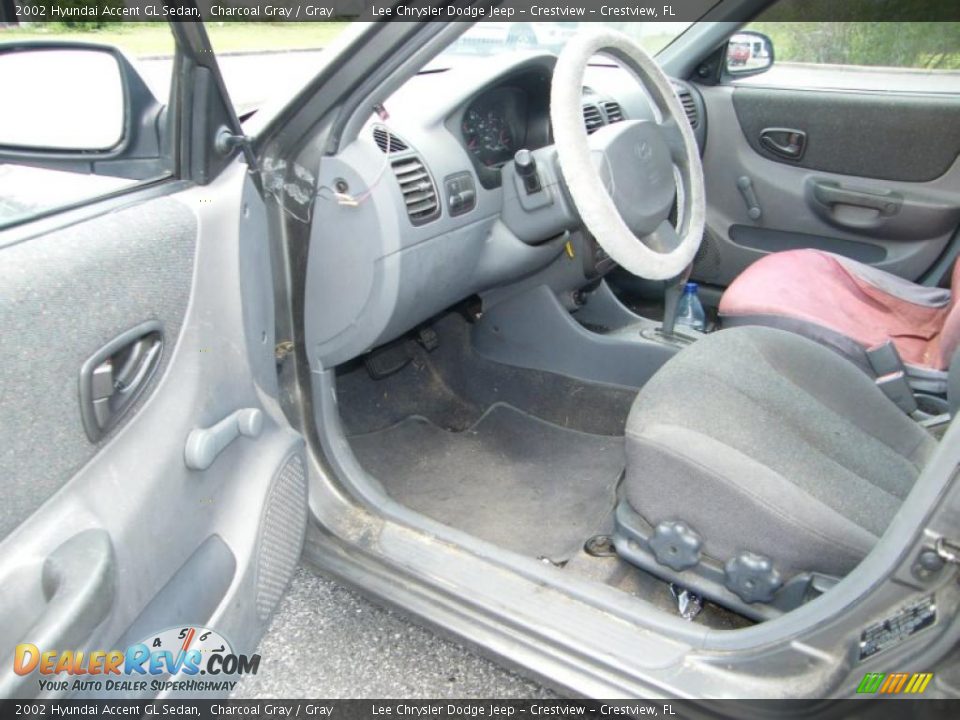 2002 Hyundai Accent GL Sedan Charcoal Gray / Gray Photo #13