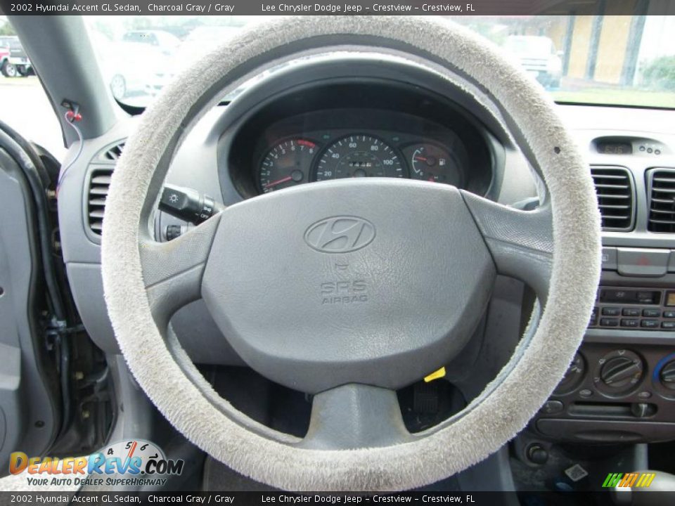 2002 Hyundai Accent GL Sedan Charcoal Gray / Gray Photo #15