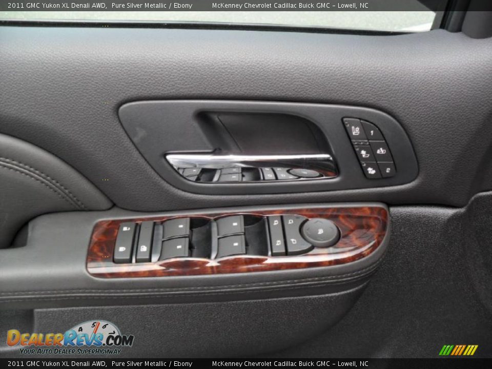 2011 GMC Yukon XL Denali AWD Pure Silver Metallic / Ebony Photo #10