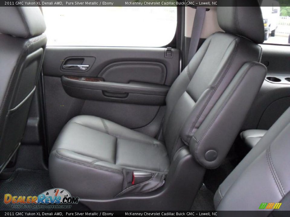 2011 GMC Yukon XL Denali AWD Pure Silver Metallic / Ebony Photo #15