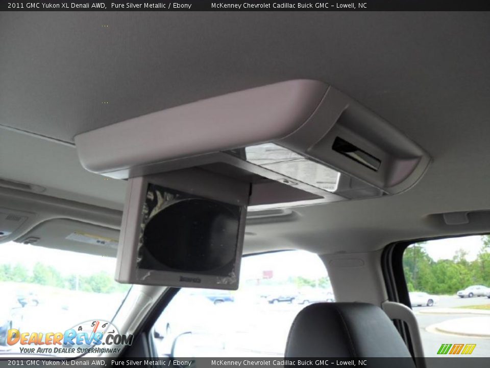 2011 GMC Yukon XL Denali AWD Pure Silver Metallic / Ebony Photo #16