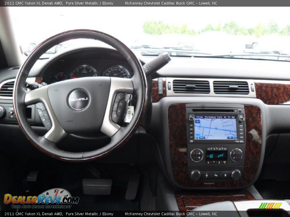 2011 GMC Yukon XL Denali AWD Pure Silver Metallic / Ebony Photo #17
