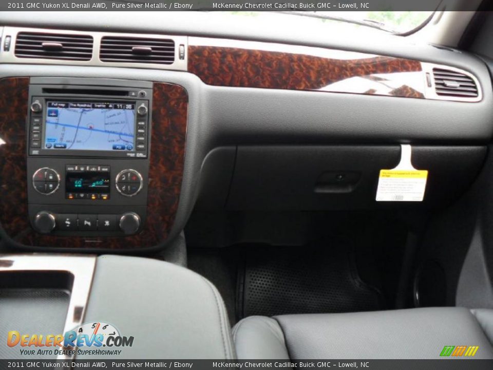 2011 GMC Yukon XL Denali AWD Pure Silver Metallic / Ebony Photo #18