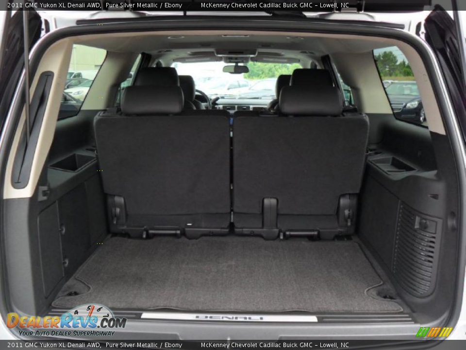 2011 GMC Yukon XL Denali AWD Pure Silver Metallic / Ebony Photo #20