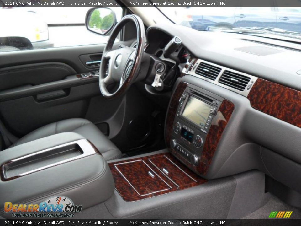 2011 GMC Yukon XL Denali AWD Pure Silver Metallic / Ebony Photo #25
