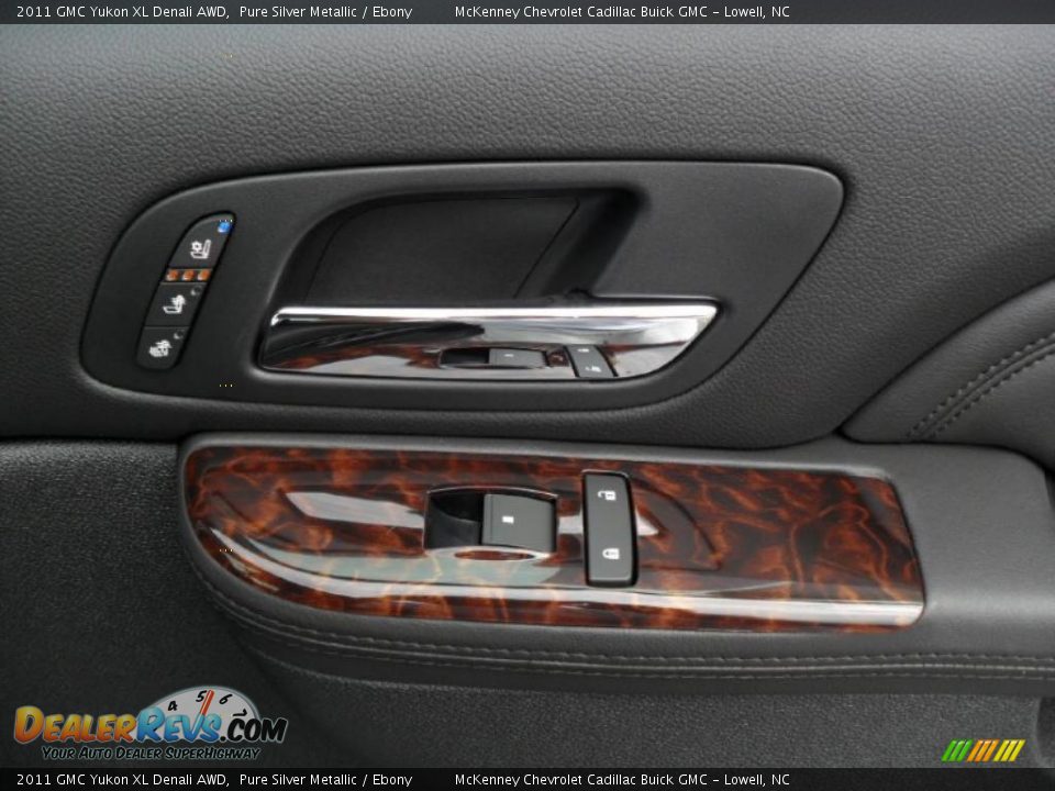 2011 GMC Yukon XL Denali AWD Pure Silver Metallic / Ebony Photo #27
