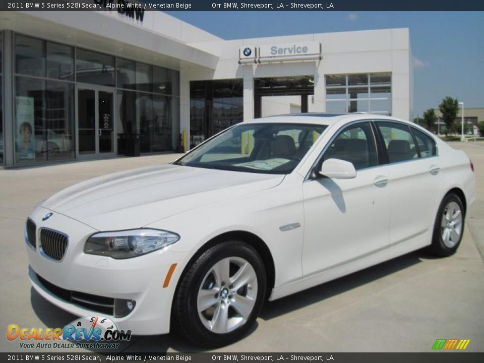 2011 BMW 5 Series 528i Sedan Alpine White / Venetian Beige Photo #1