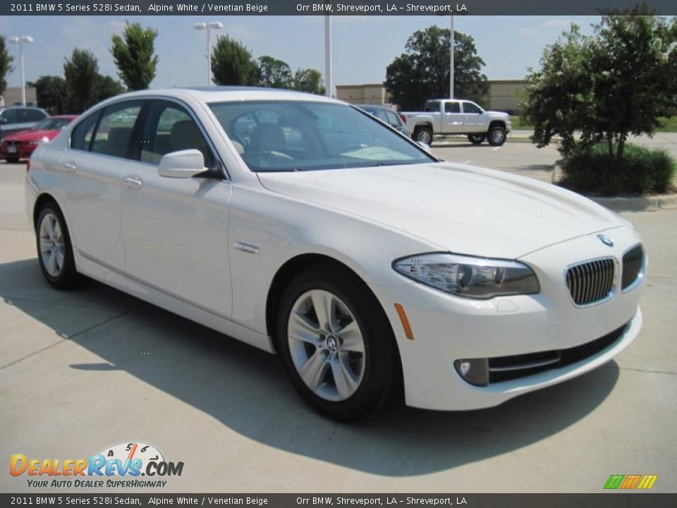 2011 BMW 5 Series 528i Sedan Alpine White / Venetian Beige Photo #2