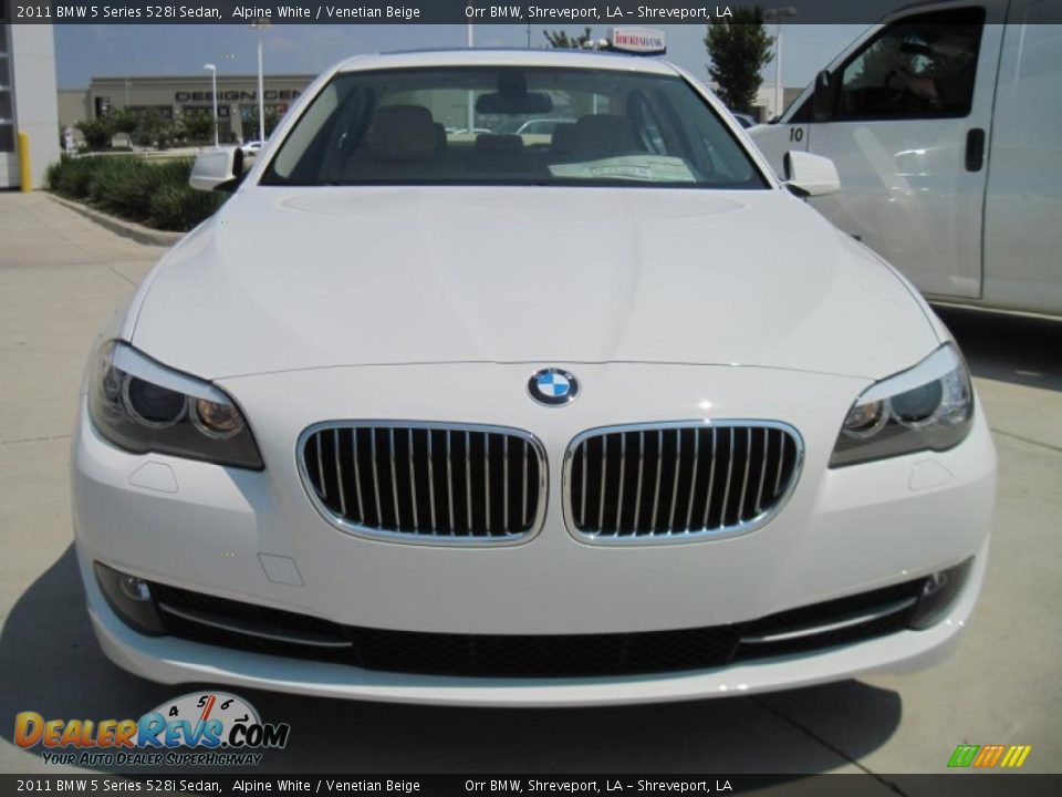 2011 BMW 5 Series 528i Sedan Alpine White / Venetian Beige Photo #5