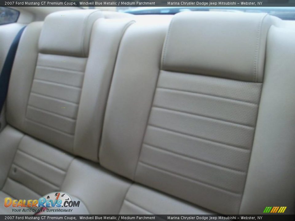2007 Ford Mustang GT Premium Coupe Windveil Blue Metallic / Medium Parchment Photo #16