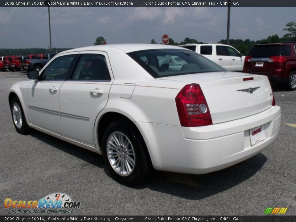 2009 Chrysler 300 LX Cool Vanilla White / Dark Khaki/Light Graystone Photo #6