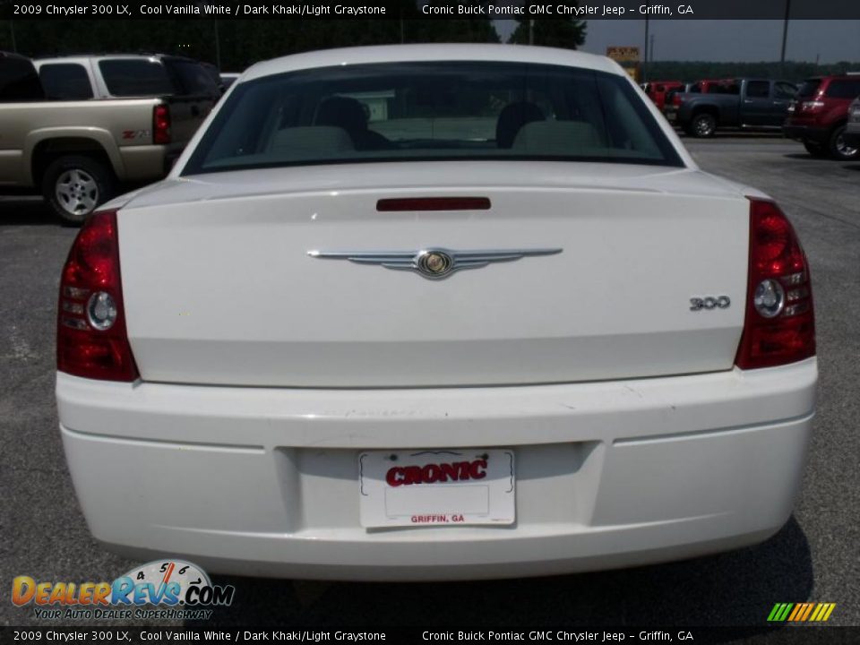 2009 Chrysler 300 LX Cool Vanilla White / Dark Khaki/Light Graystone Photo #7