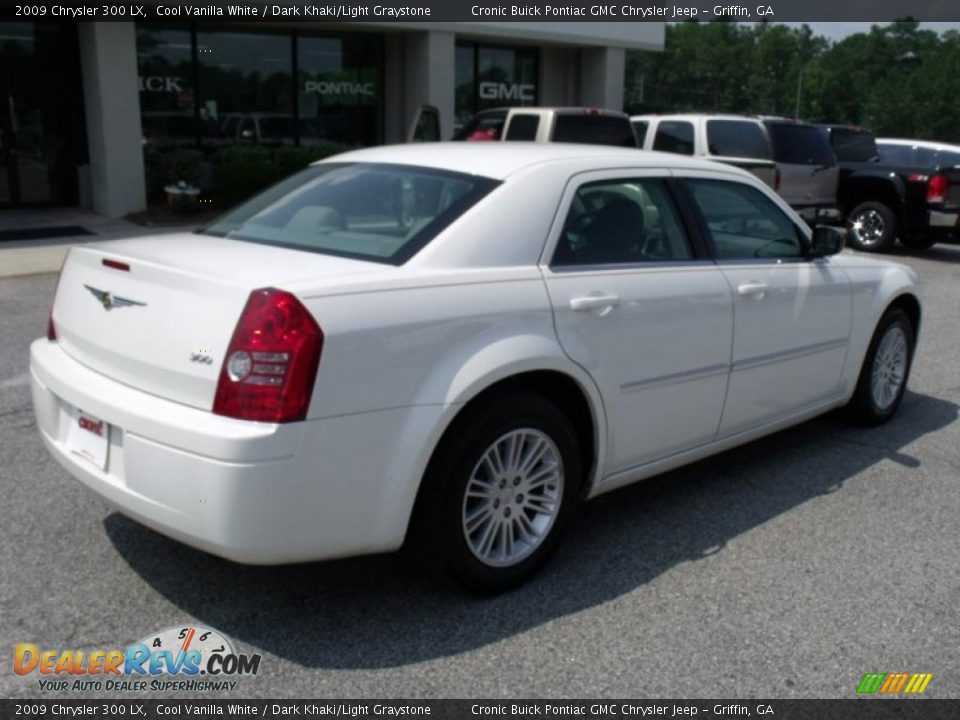 2009 Chrysler 300 LX Cool Vanilla White / Dark Khaki/Light Graystone Photo #8