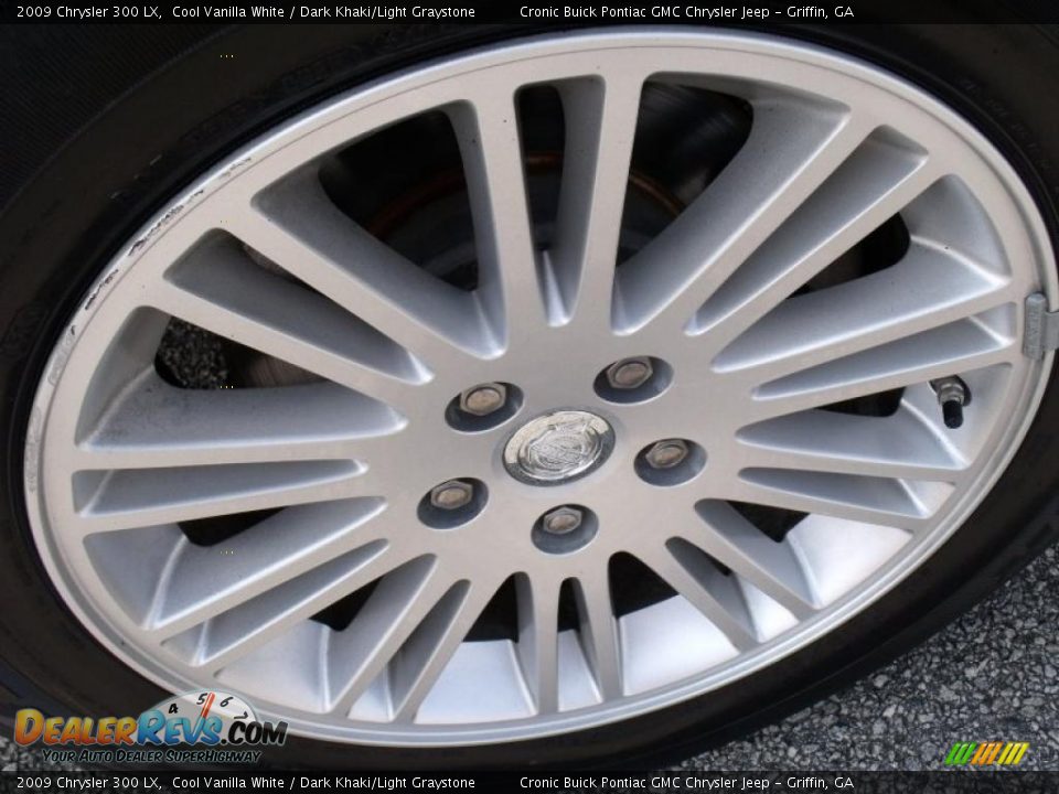 2009 Chrysler 300 LX Cool Vanilla White / Dark Khaki/Light Graystone Photo #9