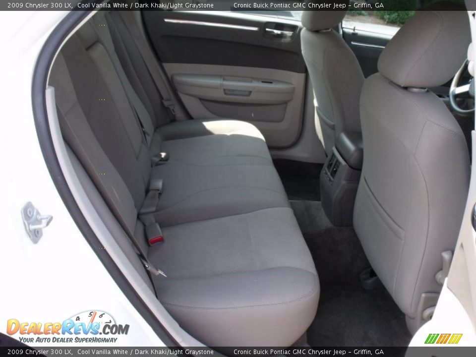 2009 Chrysler 300 LX Cool Vanilla White / Dark Khaki/Light Graystone Photo #12