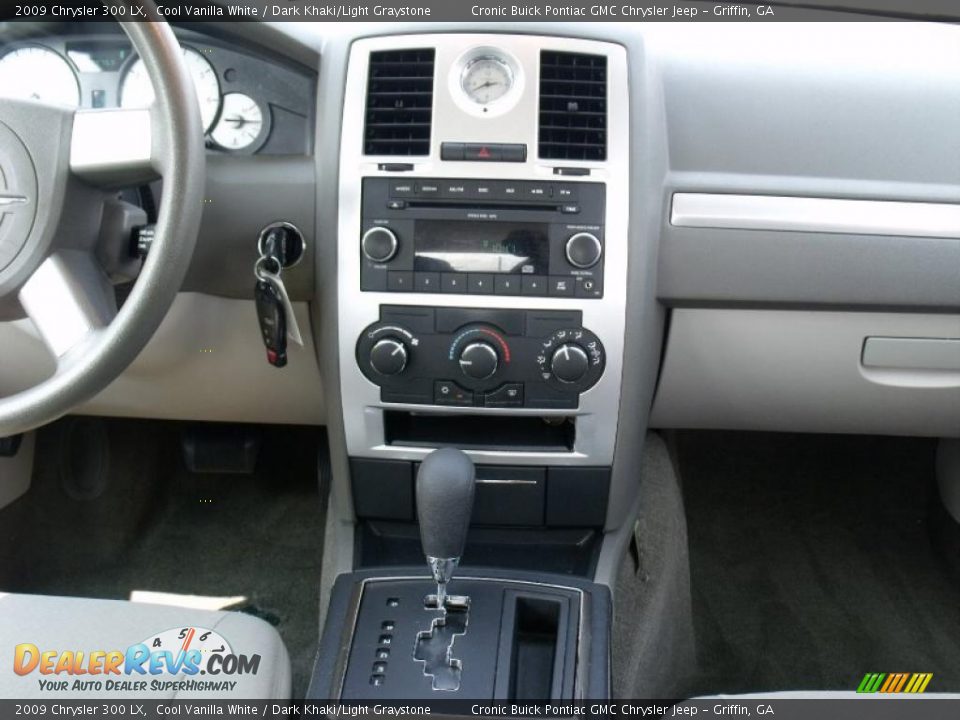 2009 Chrysler 300 LX Cool Vanilla White / Dark Khaki/Light Graystone Photo #14