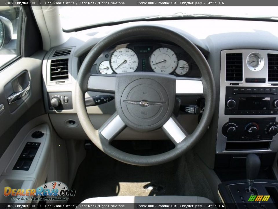 2009 Chrysler 300 LX Cool Vanilla White / Dark Khaki/Light Graystone Photo #16