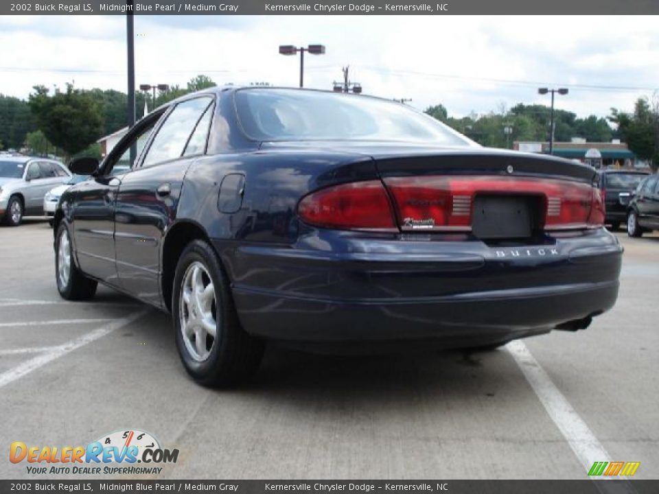 2002 Buick Regal LS Midnight Blue Pearl / Medium Gray Photo #5
