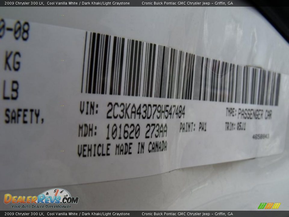 2009 Chrysler 300 LX Cool Vanilla White / Dark Khaki/Light Graystone Photo #20