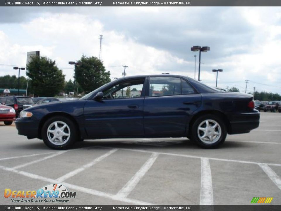 2002 Buick Regal LS Midnight Blue Pearl / Medium Gray Photo #6