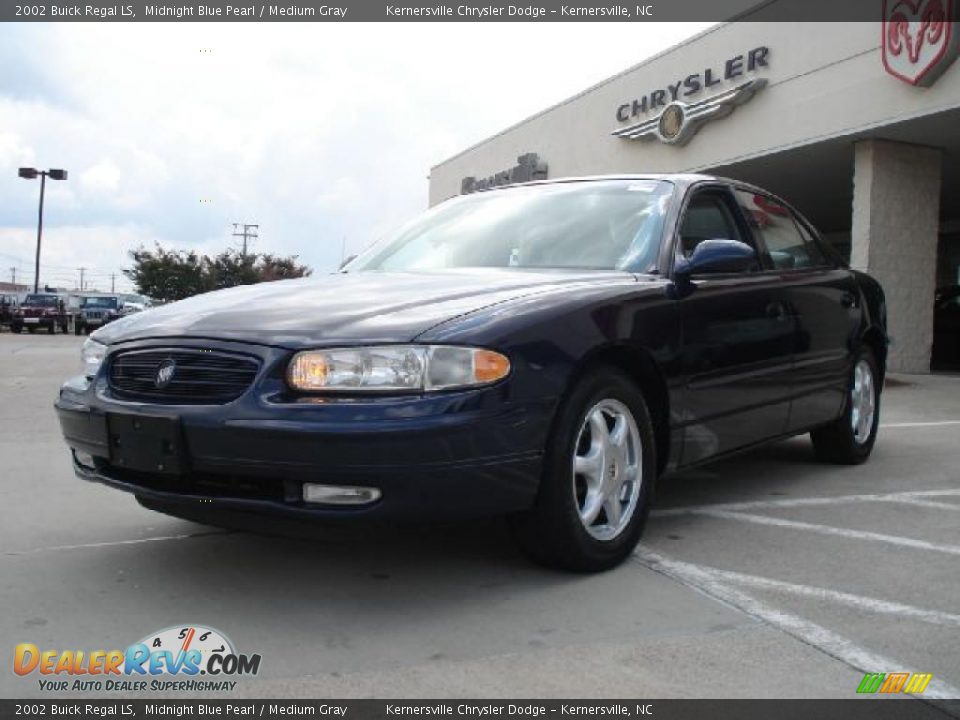 2002 Buick Regal LS Midnight Blue Pearl / Medium Gray Photo #7