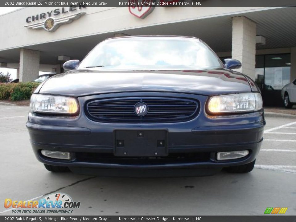 2002 Buick Regal LS Midnight Blue Pearl / Medium Gray Photo #8