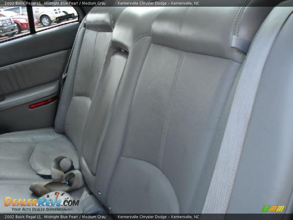 2002 Buick Regal LS Midnight Blue Pearl / Medium Gray Photo #11