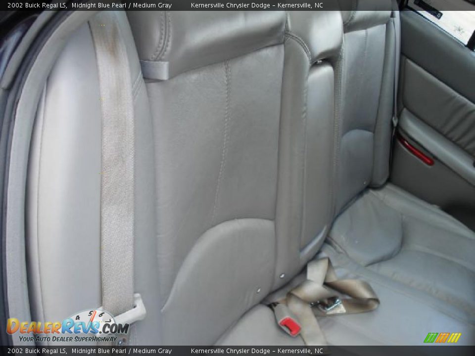2002 Buick Regal LS Midnight Blue Pearl / Medium Gray Photo #14