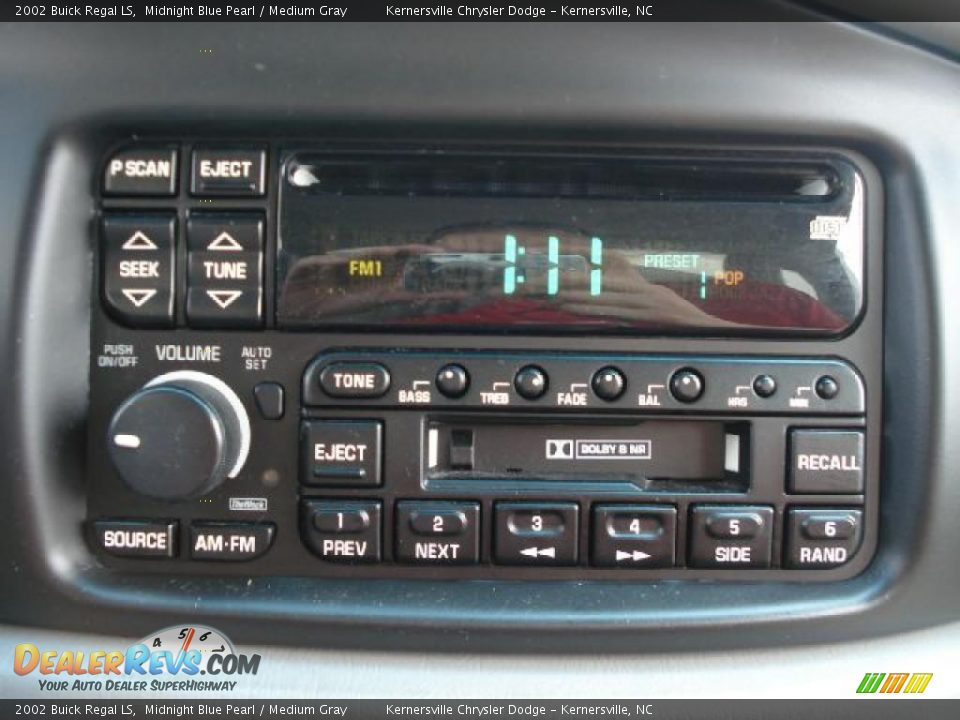 2002 Buick Regal LS Midnight Blue Pearl / Medium Gray Photo #21