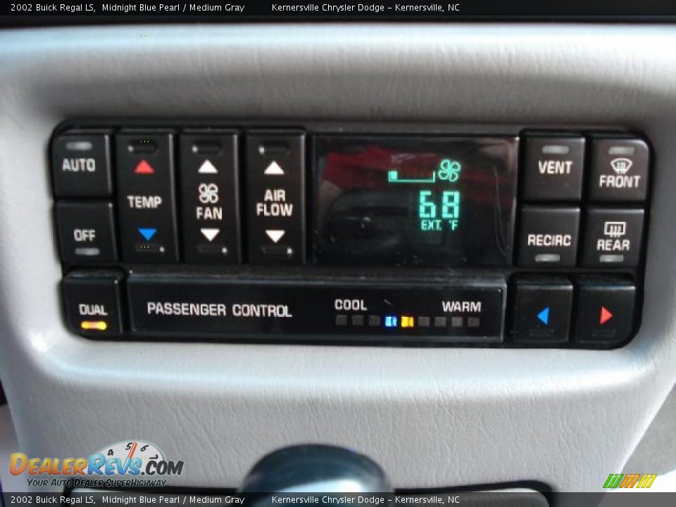 2002 Buick Regal LS Midnight Blue Pearl / Medium Gray Photo #22
