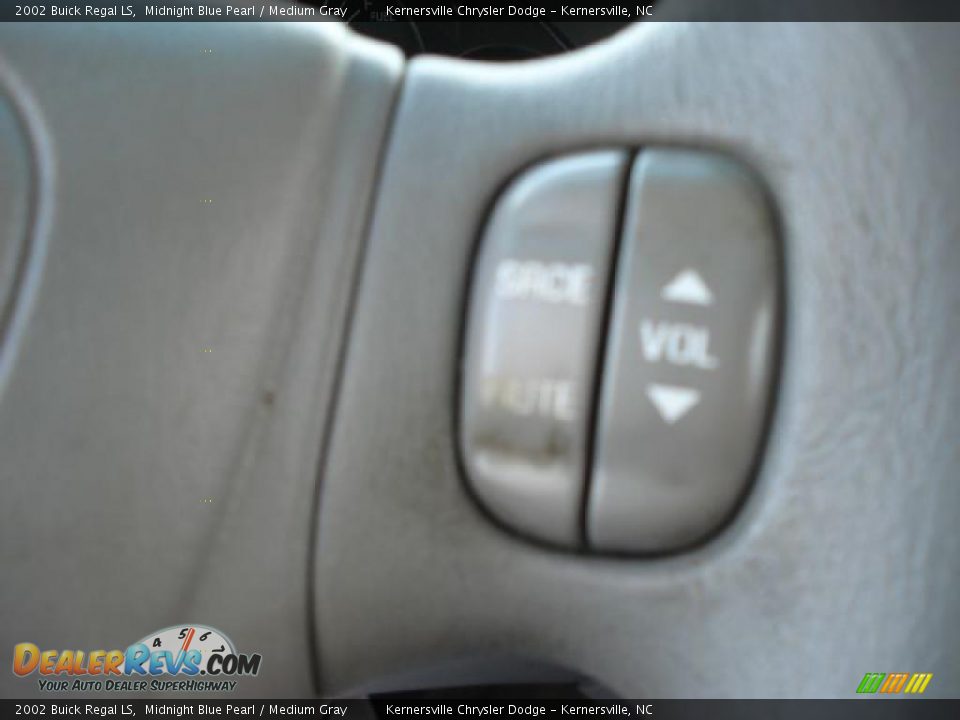 2002 Buick Regal LS Midnight Blue Pearl / Medium Gray Photo #25