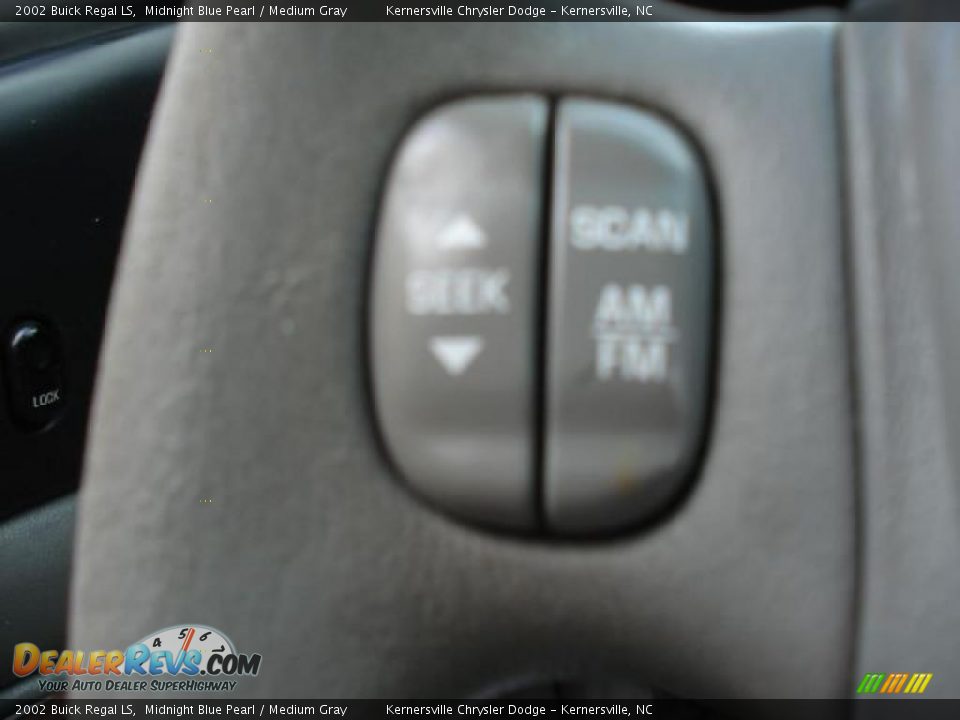 2002 Buick Regal LS Midnight Blue Pearl / Medium Gray Photo #26