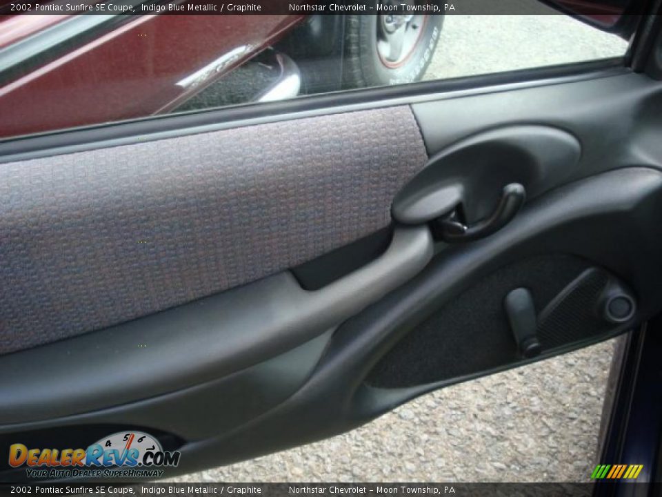 2002 Pontiac Sunfire SE Coupe Indigo Blue Metallic / Graphite Photo #11