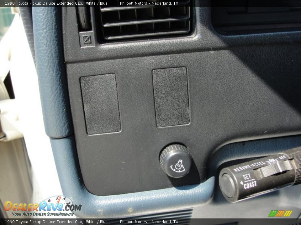 1990 Toyota Pickup Deluxe Extended Cab White / Blue Photo #30