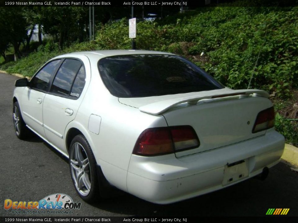 1999 Nissan Maxima GLE Icelandic Pearl / Charcoal Black Photo #5